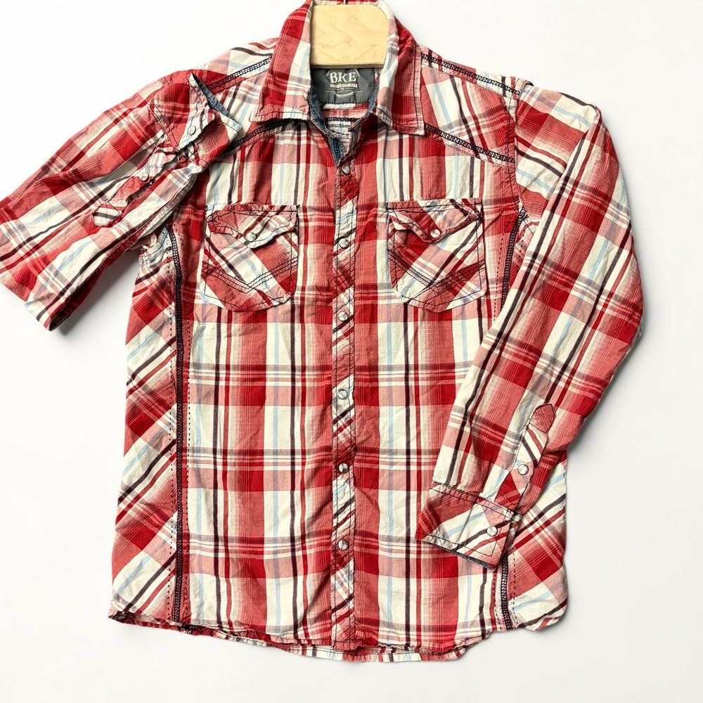 BKE Buckle Western Shirt Mens Pear Snap Medium Red Plaid Long Sleeve Cowboy